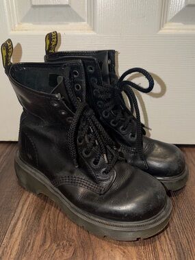 Dr. Martens Vintage Air Wair Leather Boots Made In England Size M 4/ W 5.5 Black